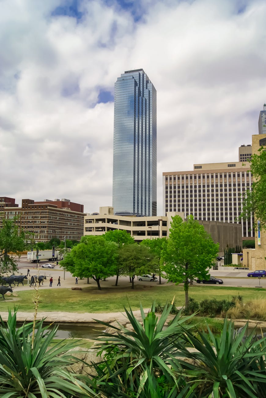 Dallas skyline representing day trips from Frisco to Dallas TX
