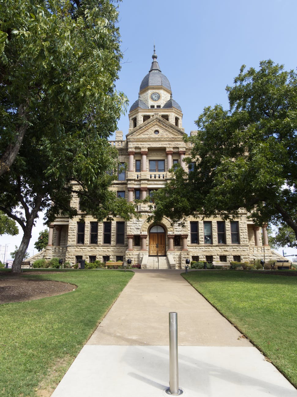 Town square representing Denton TX day trip from Frisco