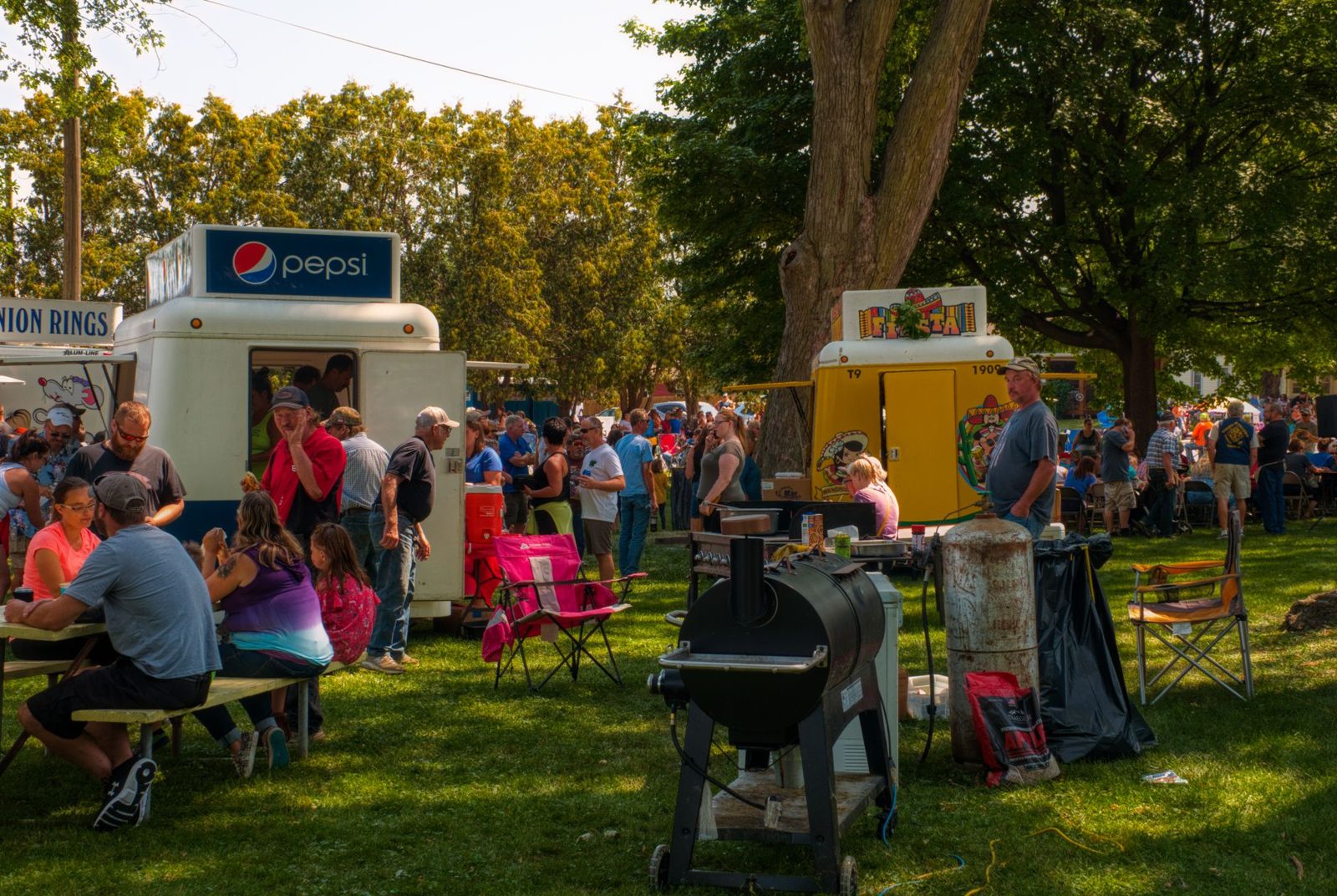 Food truck park dining like the Frisco Rail Yard in the Rail District
