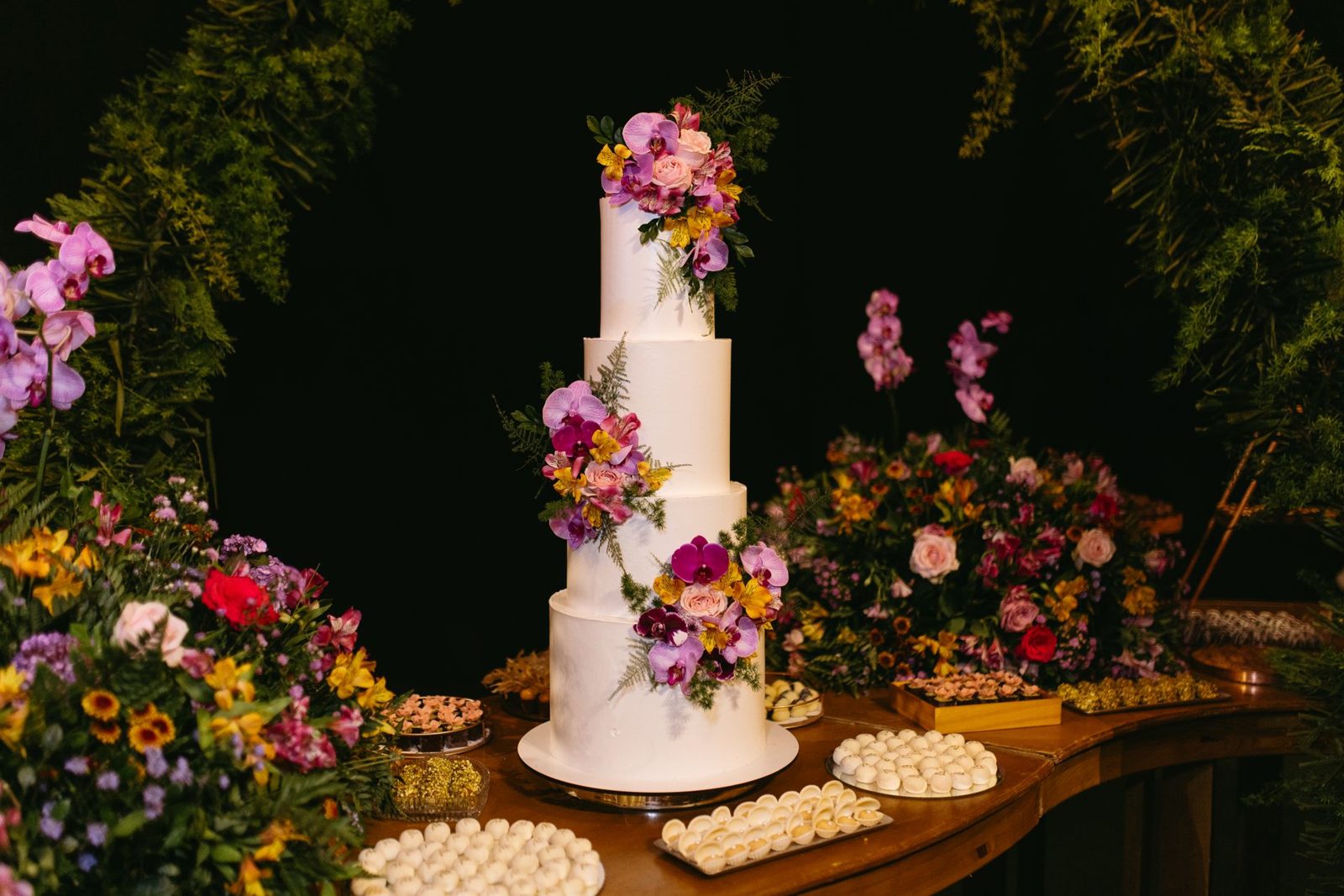 Tiered wedding cake representing catering for Frisco TX wedding venues