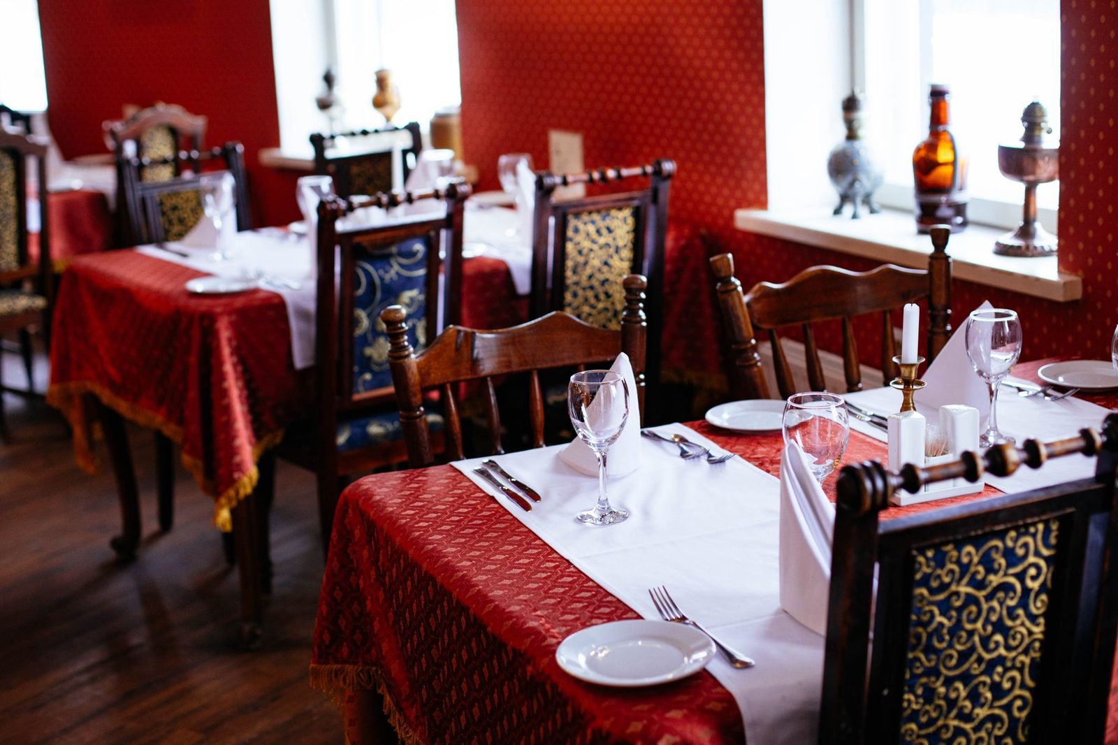 Neighborhood Services restaurant dining room style at Omni Frisco Hotel