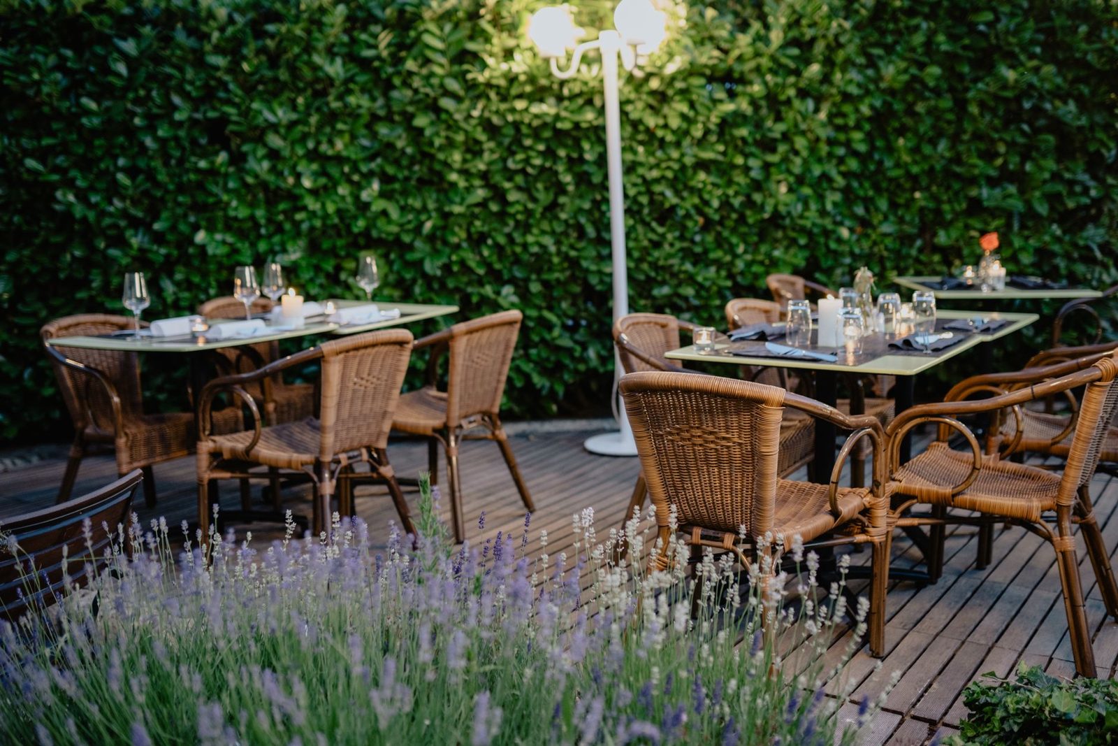 Patio dining at an Italian restaurant in Frisco TX