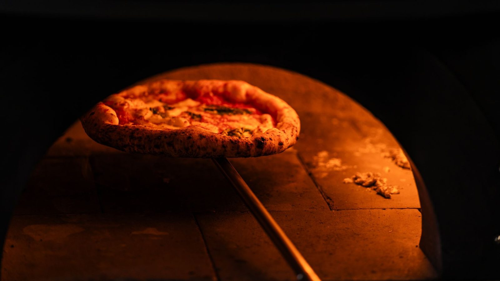 Wood-fired Neapolitan pizza at Italian restaurants Frisco TX