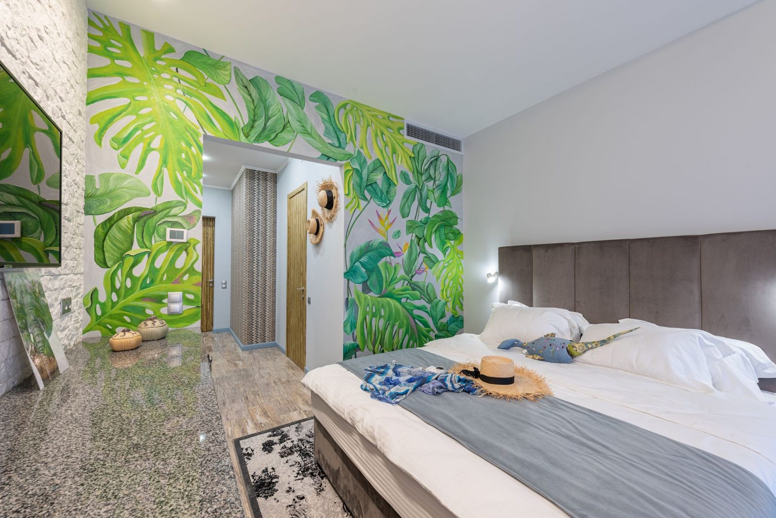 guest suite at Omni PGA Frisco Resort included in golf stay and play packages